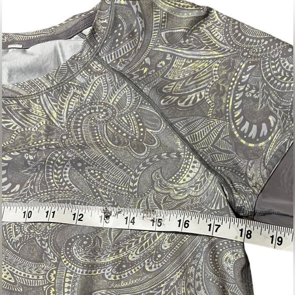 Lululemon Stripe In Stride crop paisley tee size 8? - Picture 6 of 6